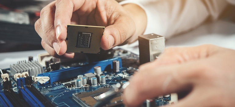 hardware-engineer.jpg
